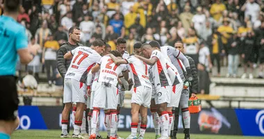 Imagem ilustrativa da imagem De vilão a herói: Janderson marca, Vitória bate o Criciúma e se pica pra longe do Z-4