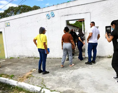 O estabelecimento onde ocorreu os maus-tratos fica em Itapuã