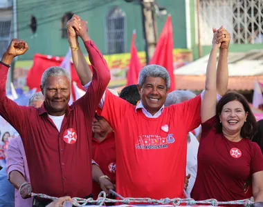 Primeira-dama da Bahia, deputados e secretário da Setre também marcaram presença