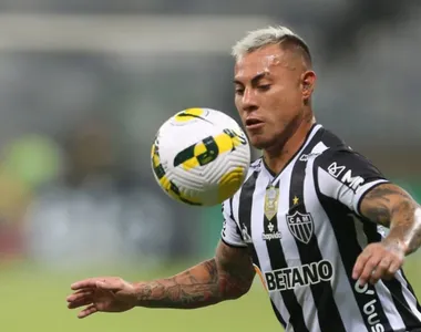 Eduardo Vargas foi oficializado como reforço do Atlético-MG