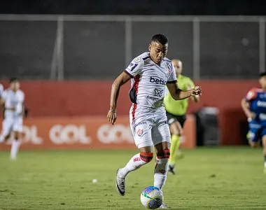 Zé Hugo contra o Fortaleza pela 36ª Rodada do Brasileirão