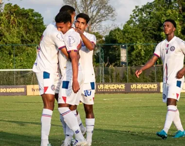 Tricolores largaram com boa vantagem no confronto