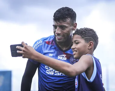 Elenco do Tricolor de aço recebeu visita da criançada