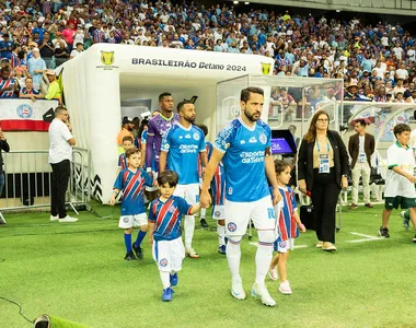 Entrada dos jogadores do Bahia na partida contra o Palmeiras