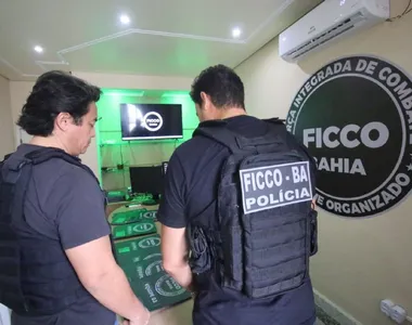 Desacreditado usava nome falso e se passava por empresário