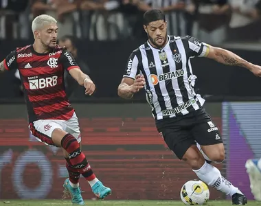 Arrascaeta (Flamengo) e Hulk (Atlético-MG)