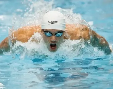 Guilherme Caribé ficou em segundo lugar na prova dos 50m livre