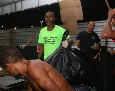 Prefeitura de Salvador, juntamente com a Limpurb, montou o Centro de Catadores