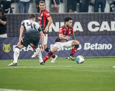 Corinthians 3x2 Vitória, no primeiro turno do Brasileirão