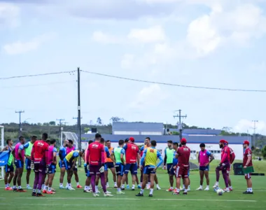 Tricolor trabalha forte no CT Evaristo de Macedo