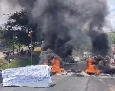 Manifestantes exigem respostas sobre os homicídios em Ibirapitanga