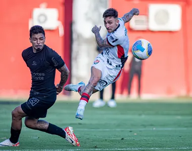 Mosquito até jogou bem, mas perdeu gol fácil e o Leão perdeu