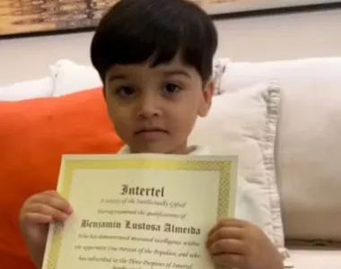 Muita gente sonha em ter um diploma e Benjamin conquistou com apenas 2 anos