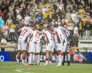 Vitória guerreou e conquistou o triunfo em solo catarinense