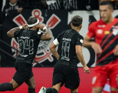 Memphis é um dos jogadores pendurados que entram em campo contra o Verdão