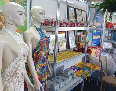 São diversos materiais em exposição