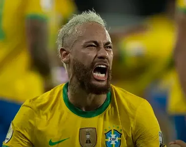 Neymar defendendo a Seleção Brasileira