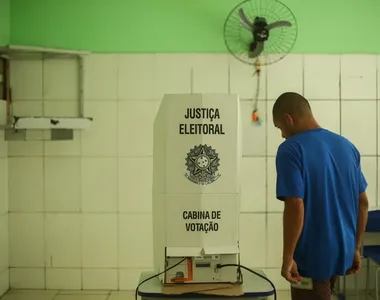 Dia está sendo marcado pelas eleições municipais em todo o Brasil