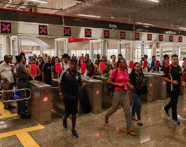 Estação de metrô e ônibus de Águas Claras