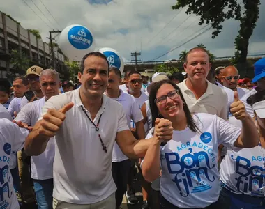 Vice-prefeita Ana Paula Matos (PDT) esteve no cortejo ao lado do prefeito Bruno Reis (União Brasil)