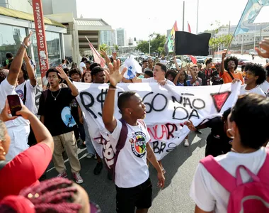 Manifestação aconteceu na região do Iguatemi, nesta tarde de segunda-feira (6)