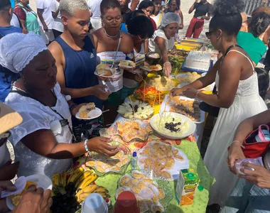 Galera fez fila para pegar o café da manhã