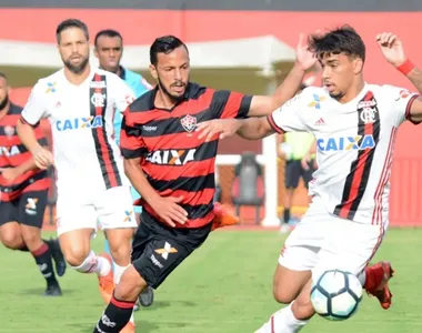 Duelo entre Vitória e Flamengo, válido pela última rodada do Campeonato Brasileiro de 2017