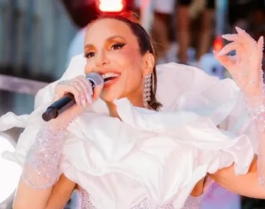 Ivete já tem passagens pelo samba