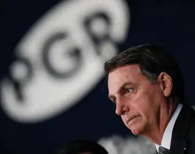 Jair Bolsonaro confessou a possibilidade de pedir refúgio em alguma embaixada do Brasil