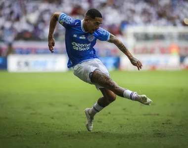 Gilberto atuando em Bahia x Athletico-PR, pela 35ª rodada da Série A, na Arena Fonte Nova