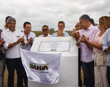 Governador esteve na cidade de Piritiba para autorizar obras