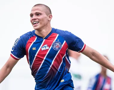 Dell marcou dois gols na vitória do Bahia sobre o Coritiba nesta terça-feira (14)