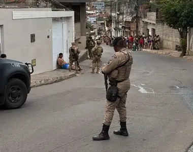 Famíla foi feita refém na tarde desta quarta-feira (15)