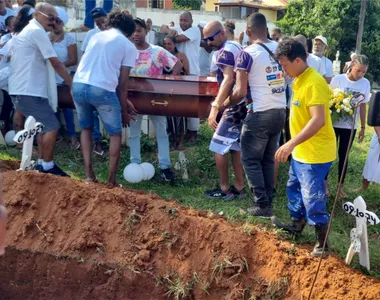 Cerimônia aconteceu no Cemitério de Itapuã