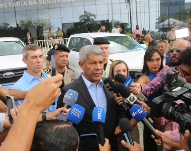 Gestor debateu assuntos durante coletiva de imprensa na manhã desta terça (7)