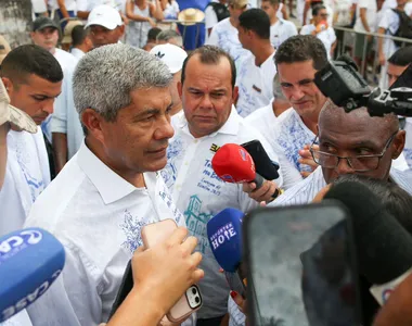 Governador esteve na Basílica da Conceição da Praia para o início do cortejo