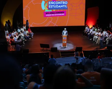 Jerônimo discursou para mais de 5 mil estudantes presentes na Arena Fonte Nova