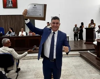 Marcos Lima é acusado de comprar votos de vereadores