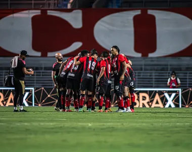 Time rubro-negro alternou bons e maus momentos no Rei Pelé