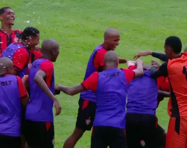 Elenco rubro-negro celebra resultado positivo na estreia da Copinha