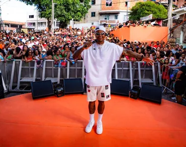 Leo Santana canta no Subúrbio de Salvador