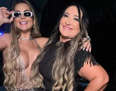 Na foto, Deolane Bezerra e sua mãe, Solange Bezerra