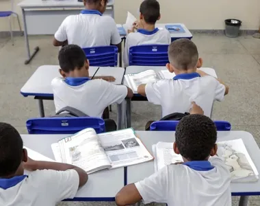 Estudantes da rede municipal durante aula