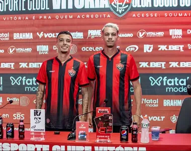 Bruno Xavier e Zé Marcos em apresentação no Vitória