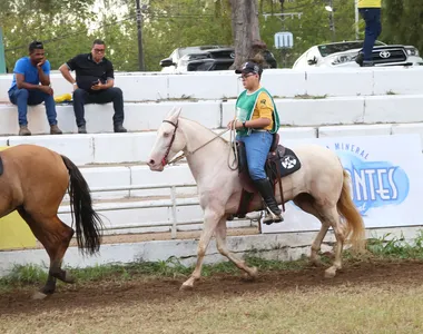 Garoto, que tem brilhado na Fenagro, monta cavalos desde os 2 anos de idade