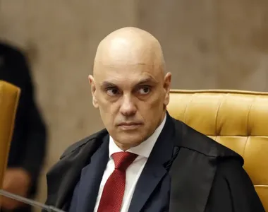 Solicitação foi feita após Moraes determinar a intimação dos advogados do ex-presidente