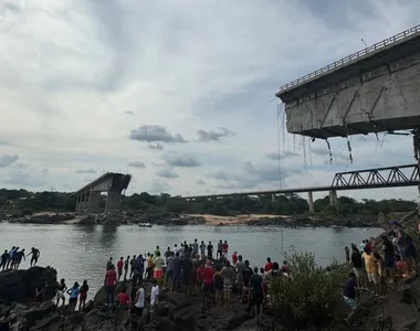 Desabamento ocorreu por volta das 14h50 deste domingo (22)