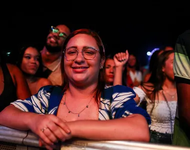 Flávia Cristina escolheu o look para acompanhar o show de Tayrone