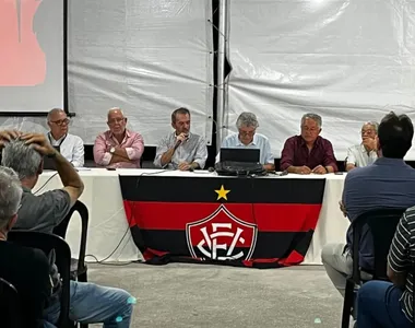 Reunião aconteceu na noite desta segunda-feira (16), no Barradão