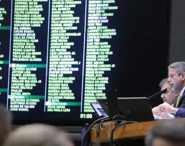 Deputados votaram no 1º turno da PEC